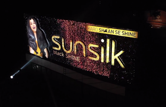 Pakistan’s First Ever Programmable Led Sequins By Sunsilk