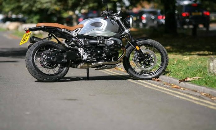 BMW r12 bike