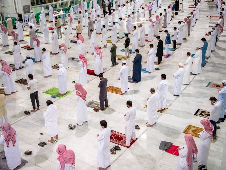 These Breathtaking Pictures Of Ramadan Nights In Makkah Are Worth Looking At! 