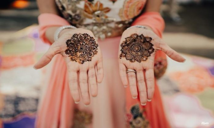 5 Minimalist Mehndi Designs For Everyday Look