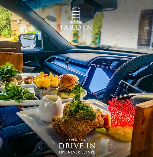 6 Restaurants In Karachi That Are Offering Car Dining