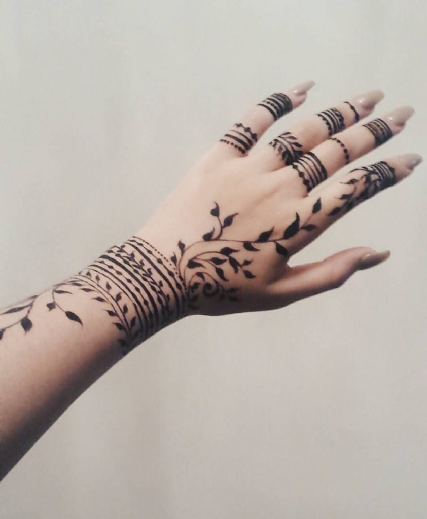 70+ Most Beautiful Minimal Henna Designs for Every Occasion - Pyaari  Weddings