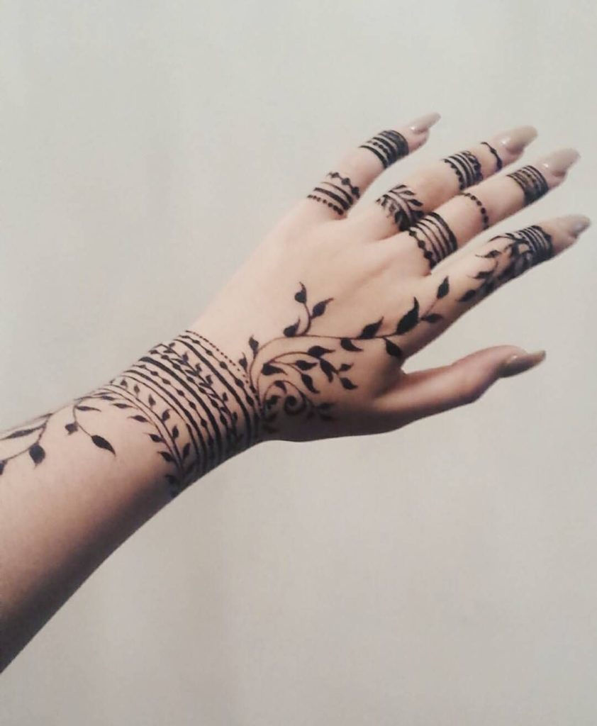 5 Minimalist Mehndi Designs For Everyday Look