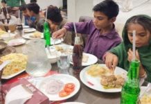 Kindness Shown By A Resident Of Rahim Yar Khan Towards Street Children