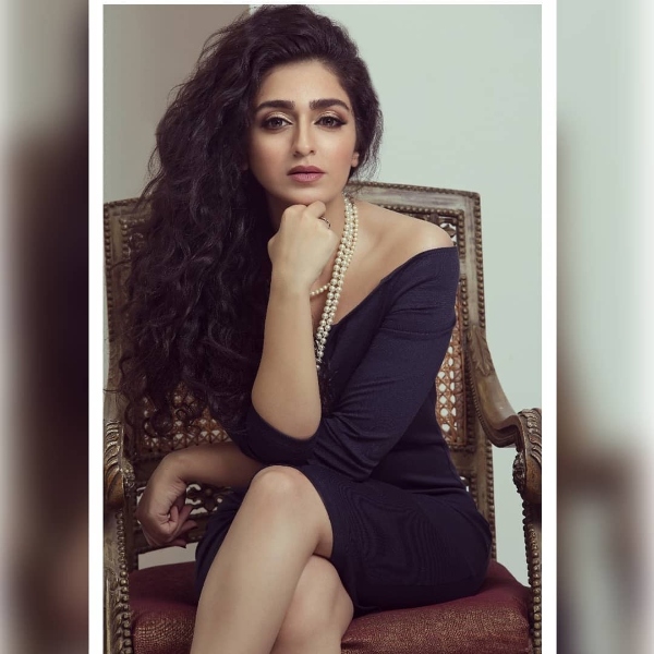 hajra yamin photoshoot controversy