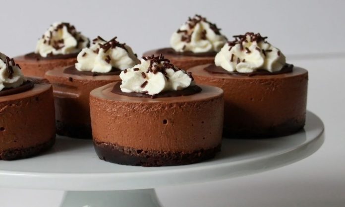 5 Ways To Make Eggless Chocolate Mousse