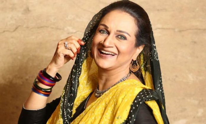 Video Of Bushra Ansari Dancing At A Mehndi Goes Viral