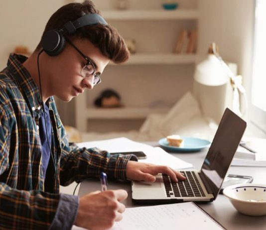 5 YouTube Podcast Channels You Should Follow For Self-Motivation 5 YouTube Podcast Channels You Should Follow For Self- Motivation