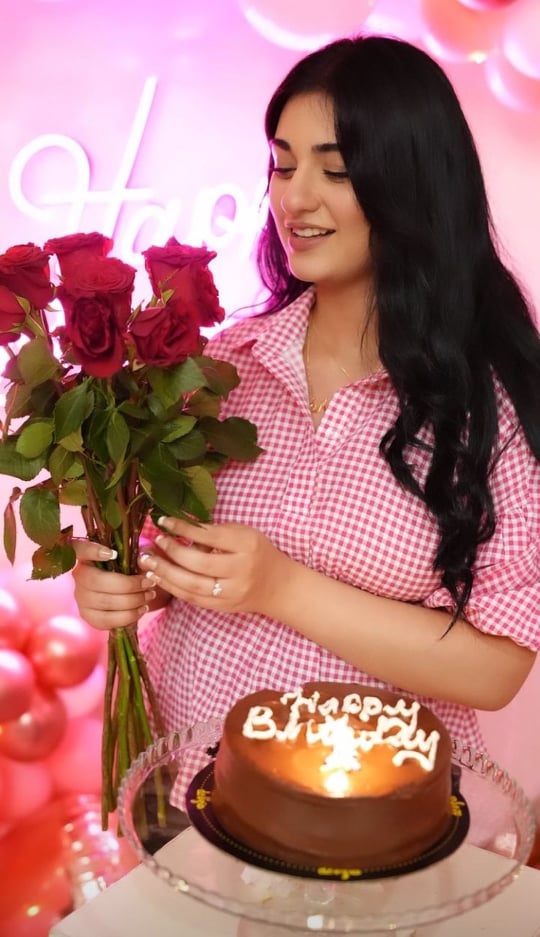 Sarah Khan Gets The Most Beautiful Surprise On Her Birthday