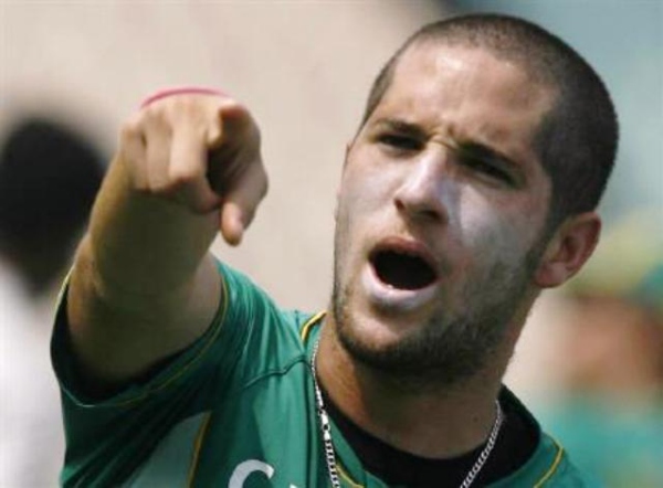 cricketers who changed religion