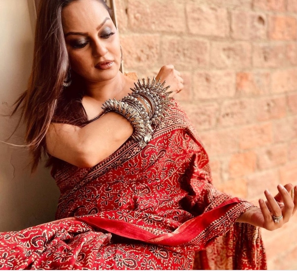 juvaria abbasi saree pictures