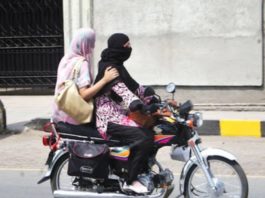 mother daughter harassed bike