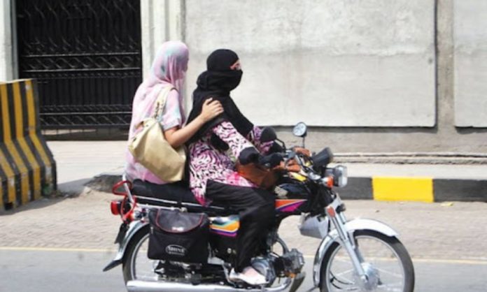 mother daughter harassed bike