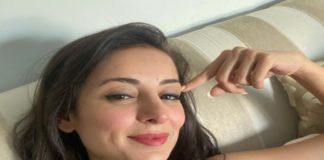 sarwat gilani no filter selfie