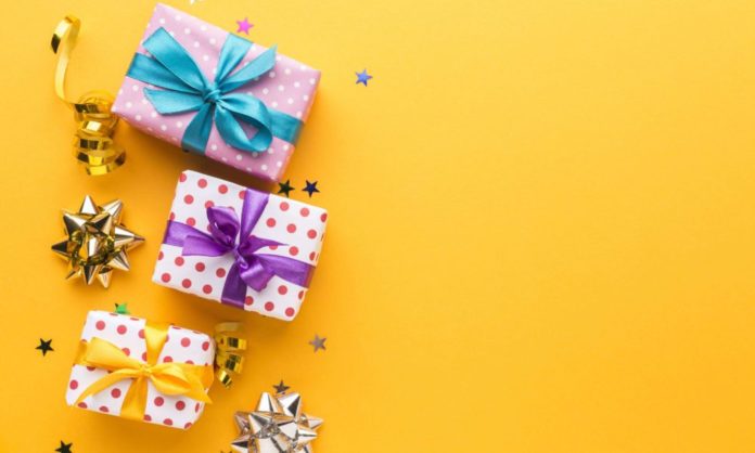 8 Affordable Things You Can Gift To Your Loved Ones If You're Broke