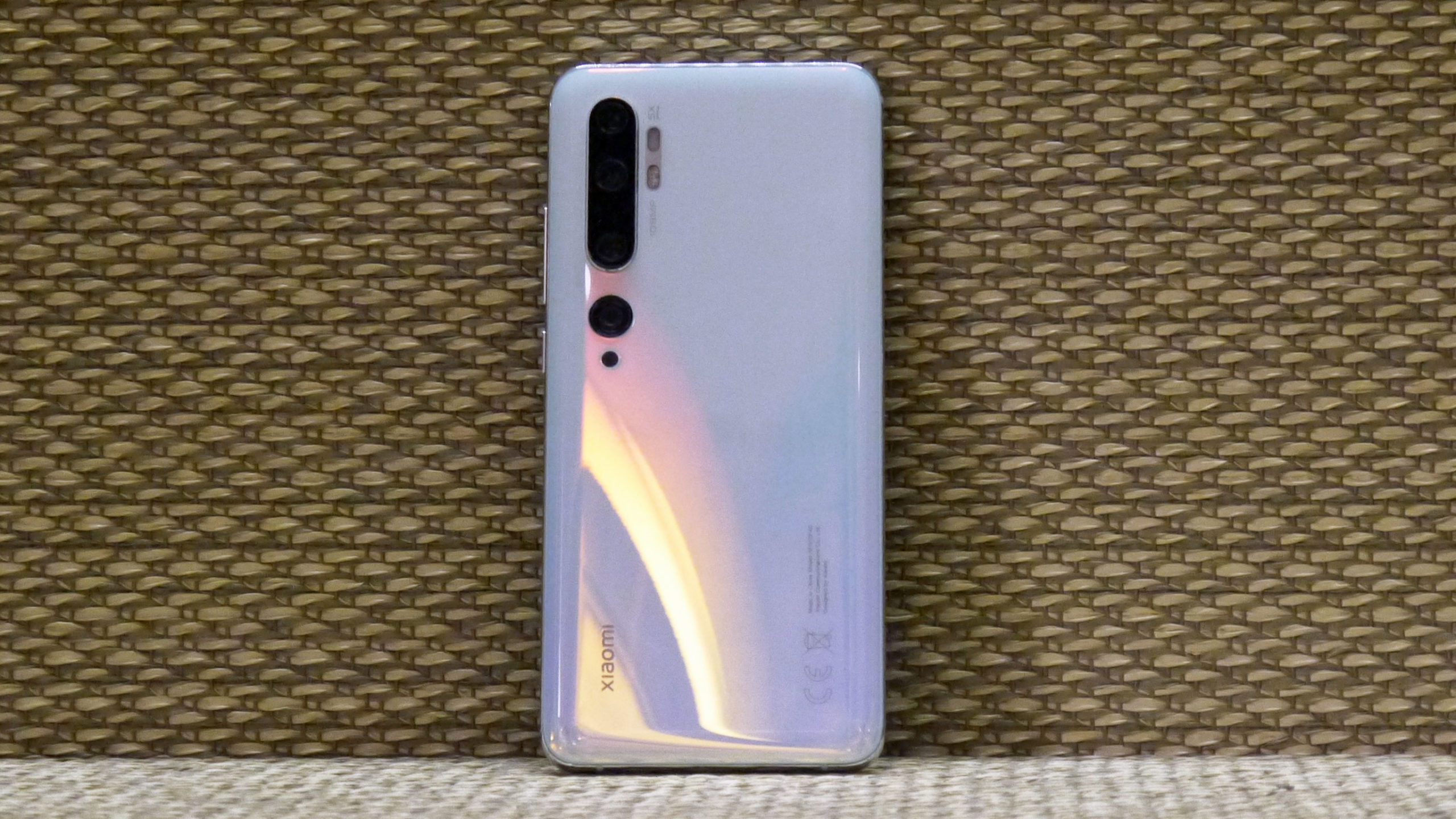 phone with iphone like design