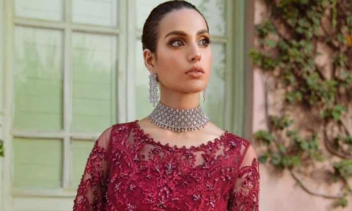 iqra aziz unusual