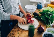 3 Ways To De-Seed A Pomegranate In Just One Minute