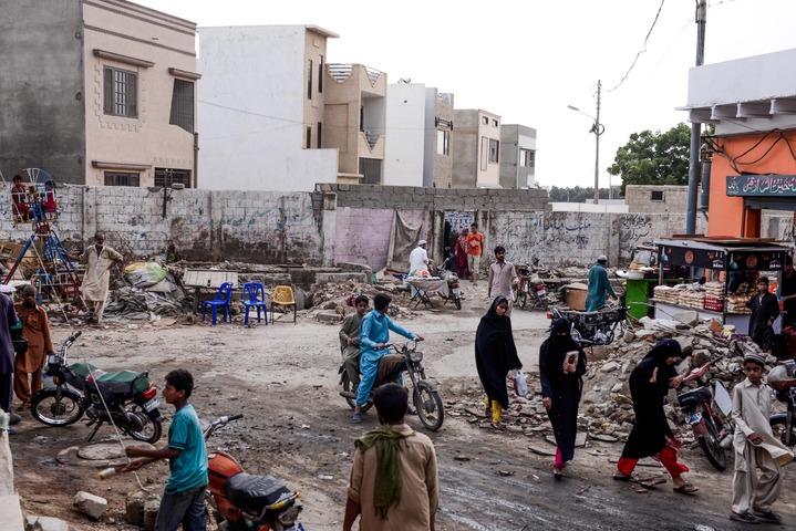 qayummabad and car parts market