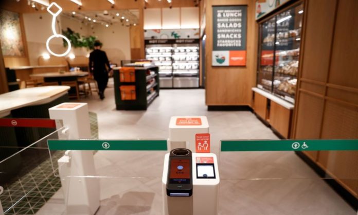Starbucks Partners With Amazon Go For First Cashier-Less Cafe
