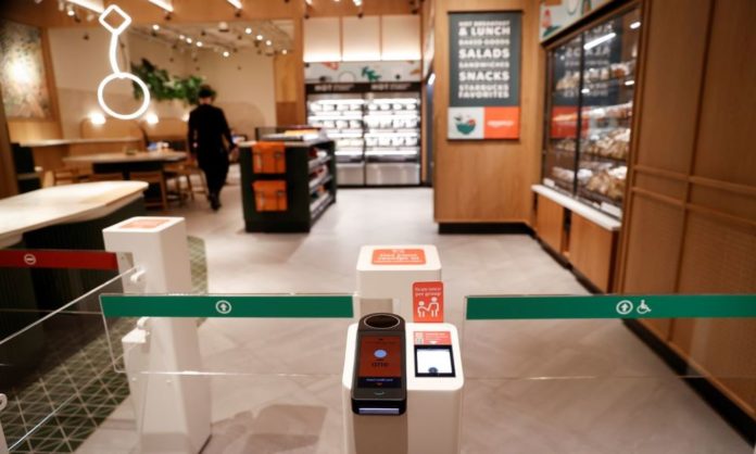 Starbucks Partners With Amazon Go For First Cashier-Less Cafe