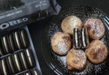 Oreo Pakora Served With Green Chilies Is Making Foodies Want To Vomit