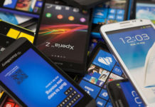 surge in smartphone imports in Pakistan