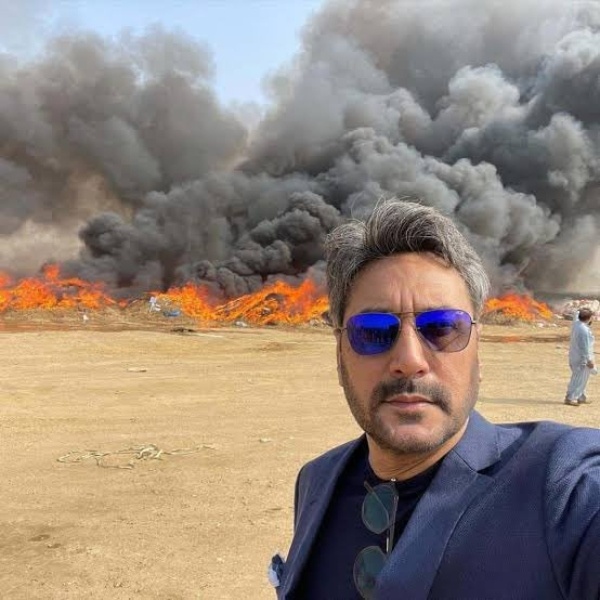 adnan siddiqui meme