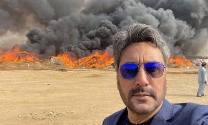 adnan siddiqui meme