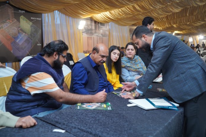 Lahoris Throng To Zameen.com’s Family Gala At Beach Resort By Icon