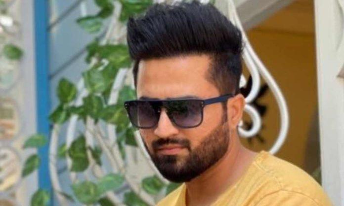 Falak Shabir Reveals How Atif Aslam Helped Him & We're In Awe