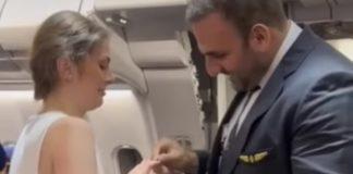 Pilot Surprises Passenger With In-flight Marriage Proposal