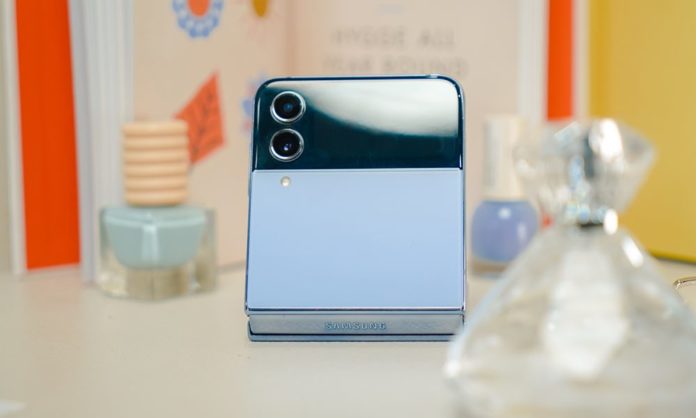 Samsung with a new retro phone