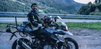Pakistani vloggers and bikers