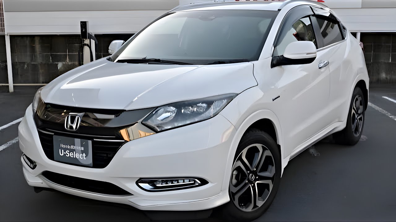 Honda Vezel and a car