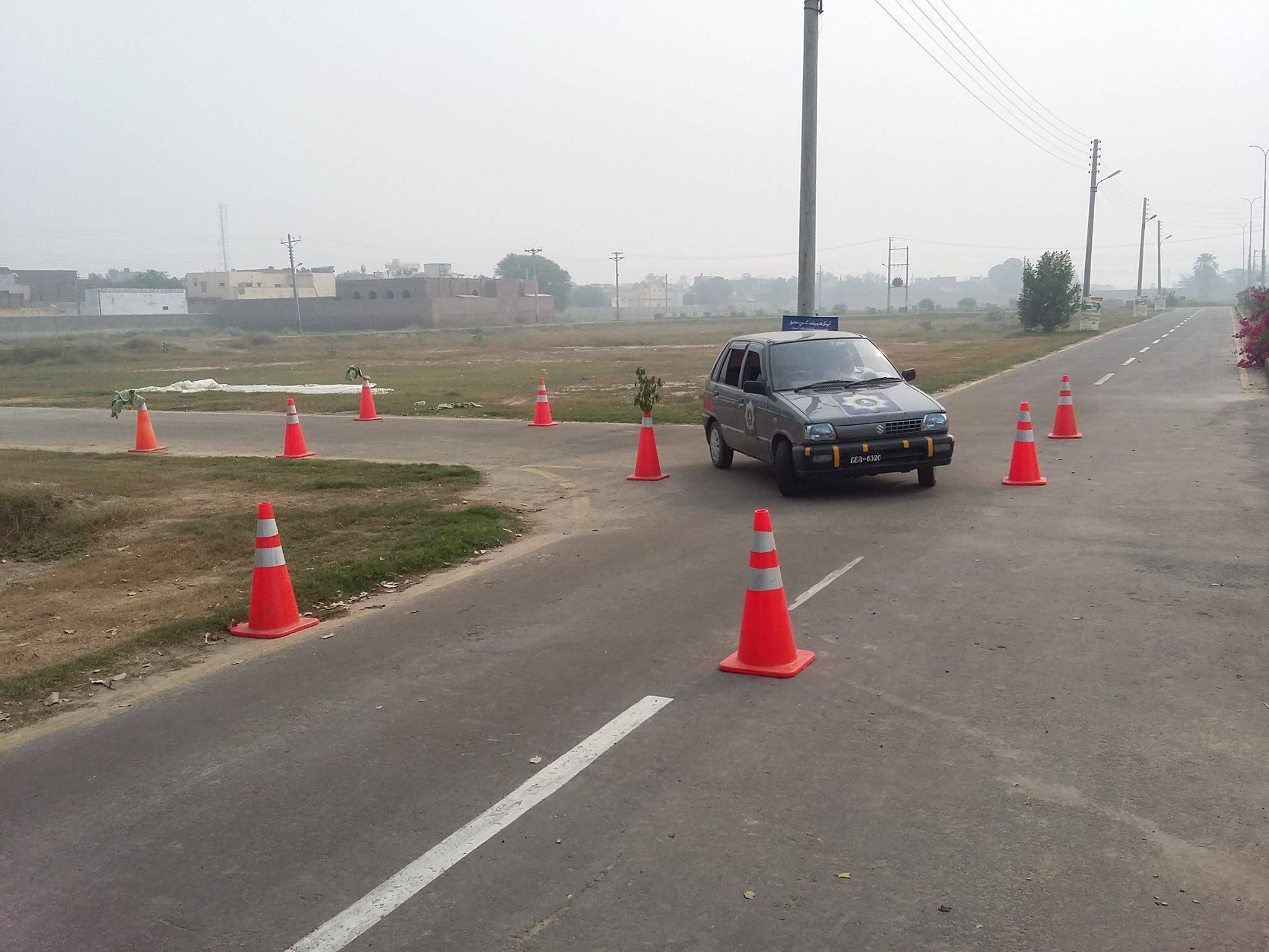 l parking in pakistan cars