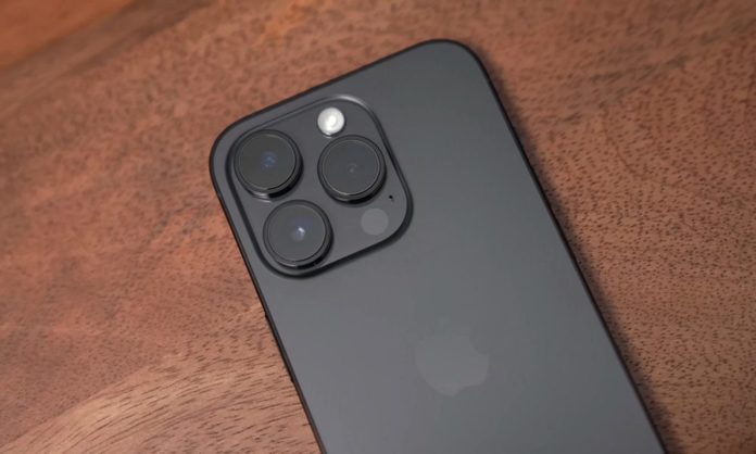 Apple new design features camera system