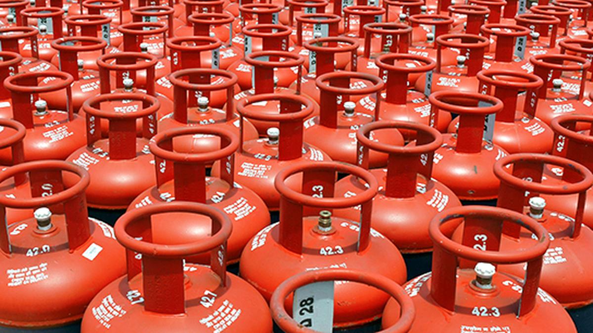 Gas Cylinders and other items to work with 