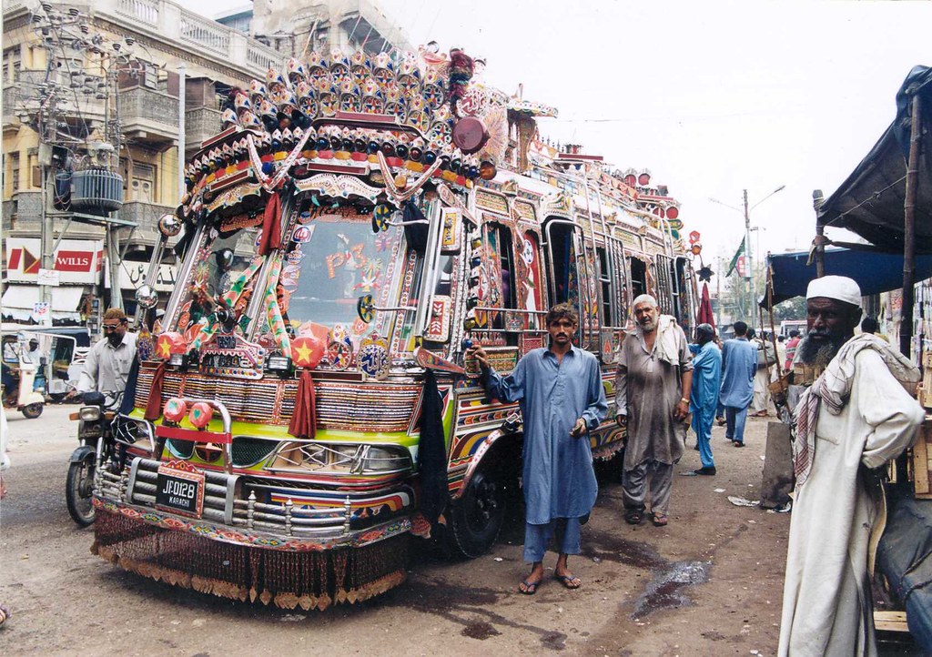 local and other bus services in Karachi