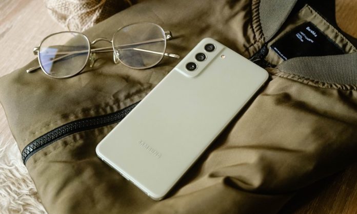 Samsung and Xiaomi phones comparison