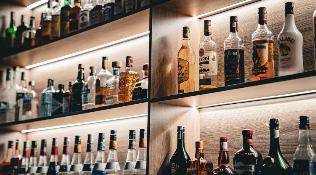 first alcohol shop in Saudi Arabia