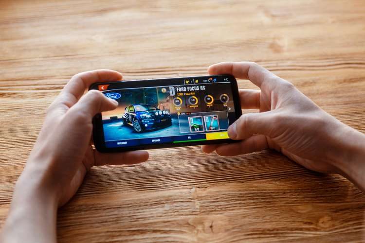 smartphone and handheld gaming against Nintendo