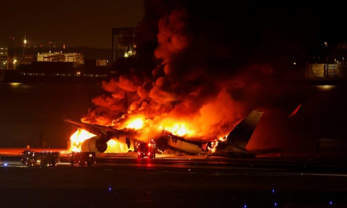 tokyo airport flight collision