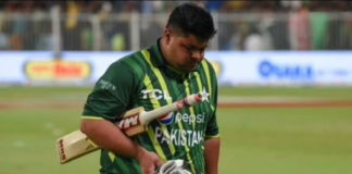 pakistan-fans-unhappy-big-show-theme-azam-khan
