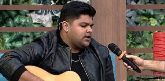 azam-khan-surprises-cricket-fans-with-guitar-singing-skills
