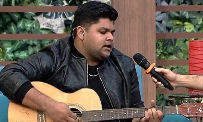 azam-khan-surprises-cricket-fans-with-guitar-singing-skills