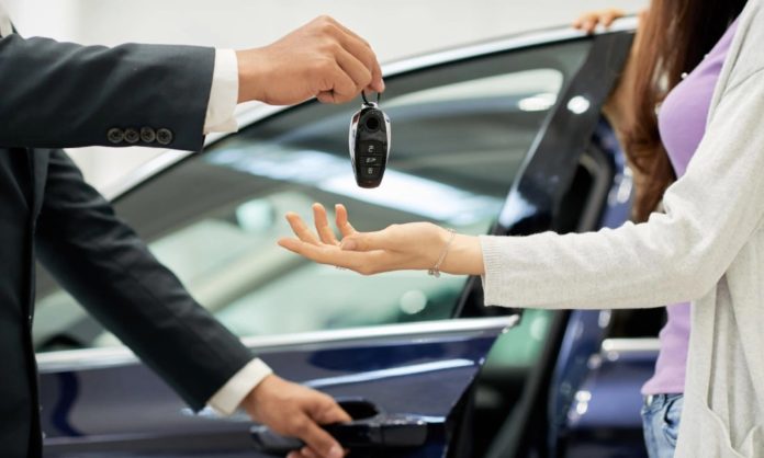 Driving Decisions: Leasing vs. Buying Cars in Pakistan