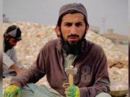 Guy From Peshawar Stuns Pakistanis With His English Commentary