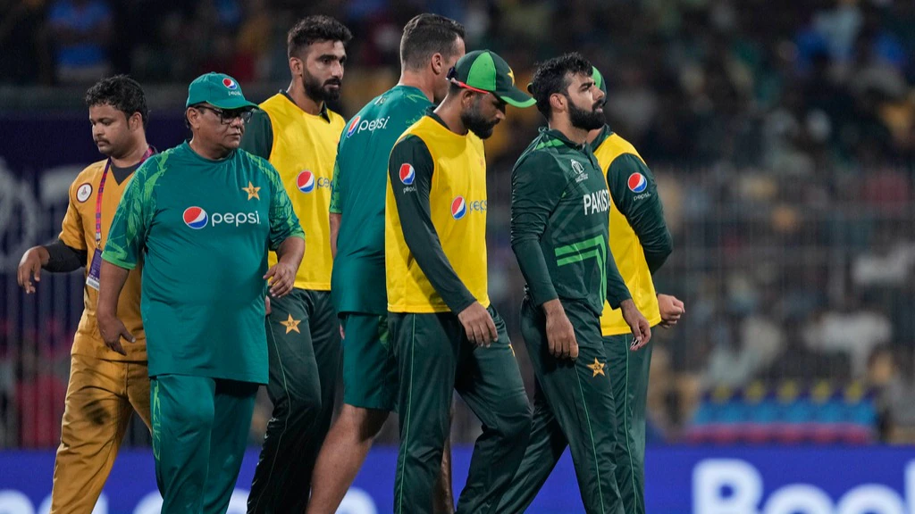 umar-gul-apologizes-to-shadab-khan