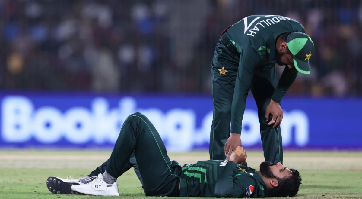 umar-gul-apologizes-to-shadab-khan